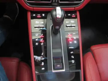 Porsche Macan GTS Sport-Chrono Panoramadach Sports seats