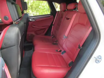 Porsche Macan GTS Sport-Chrono Panoramadach Sports seats