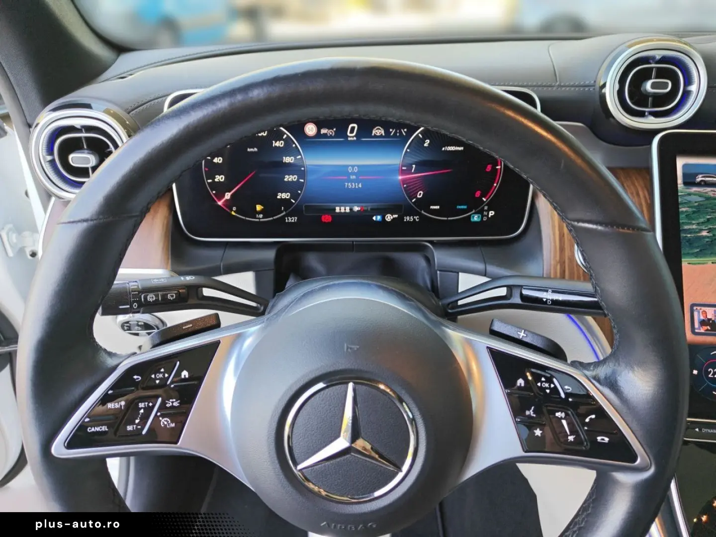 MERCEDES-BENZ GLC 220 d 4Matic AHK PANO 360  BURMESTER