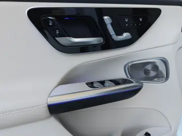 MERCEDES-BENZ GLC 220 d 4Matic AHK PANO 360  BURMESTER