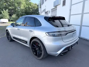Porsche Macan GTS Pano Chrono SAGA Approved Air