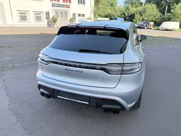 Porsche Macan GTS Pano Chrono SAGA Approved Air
