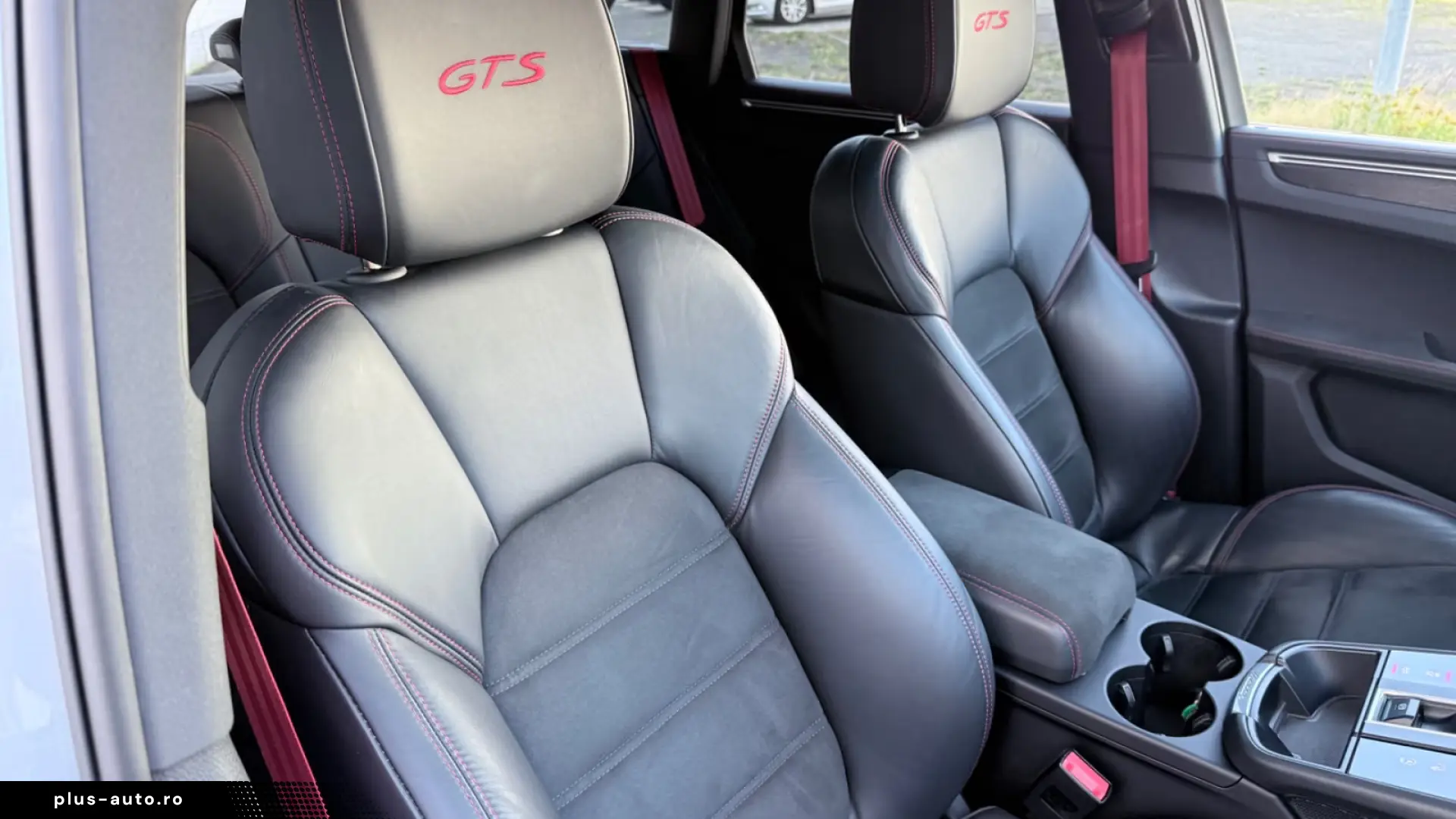 Porsche Macan GTS Pano Chrono SAGA Approved Air