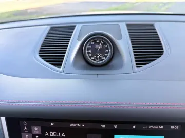 Porsche Macan GTS Pano Chrono SAGA Approved Air