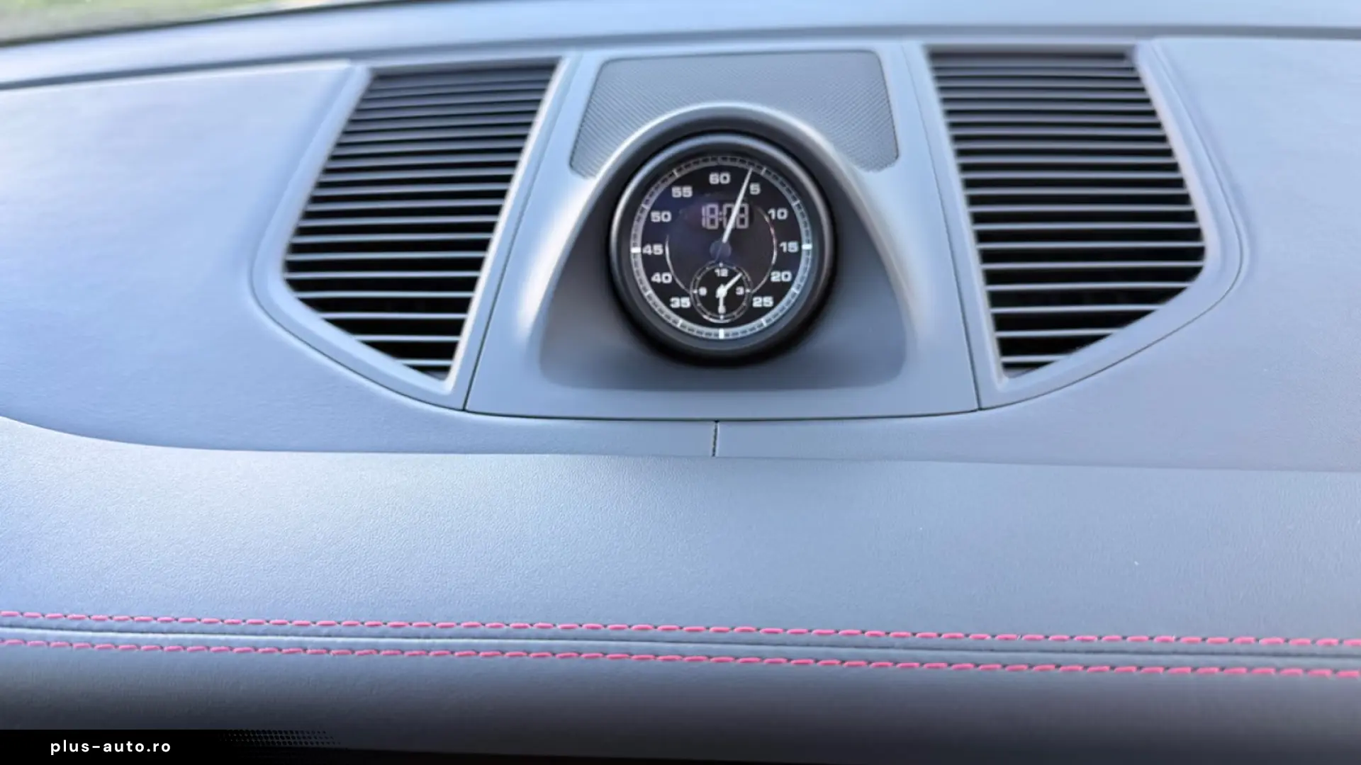Porsche Macan GTS Pano Chrono SAGA Approved Air