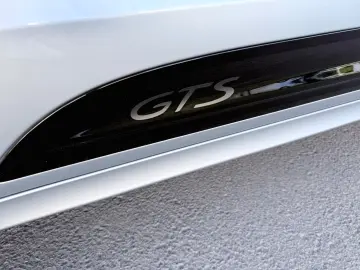 Porsche Macan GTS Pano Chrono SAGA Approved Air