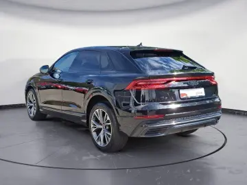 AUDI Q8 55 TFSI quattro tiptronic
