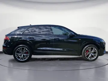 AUDI Q8 55 TFSI quattro tiptronic