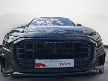 AUDI Q8 55 TFSI quattro tiptronic