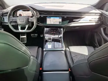 AUDI Q8 55 TFSI quattro tiptronic