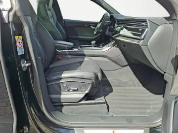 AUDI Q8 55 TFSI quattro tiptronic