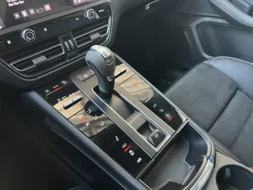 Porsche Macan GTS Sport-Chrono PANO AHK LUFT