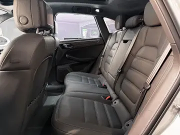 Porsche Macan GTS Approved 2028 Pano