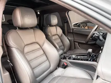 Porsche Macan GTS Approved 2028 Pano