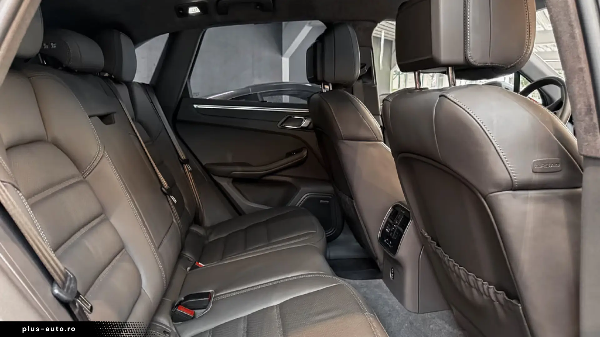 Porsche Macan GTS Approved 2028 Pano