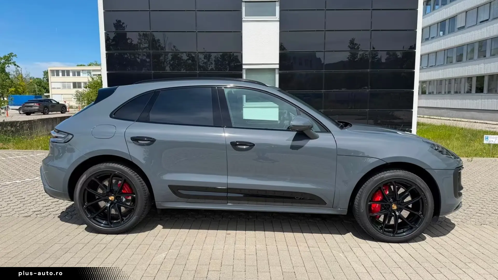 Porsche Macan GTS Abgassport Panorama approved