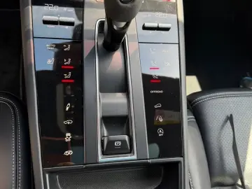 Porsche Macan GTS Abgassport Panorama approved