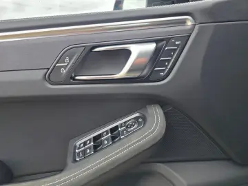 Porsche Macan GTS Sthzg Acc Pano PSCB Ahk