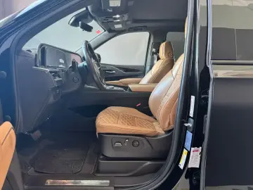 Cadillac Escalade 3.0 Diesel AWD   7 LOCURI   PANO   360