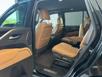 Cadillac Escalade 3.0 Diesel AWD   7 LOCURI   PANO   360