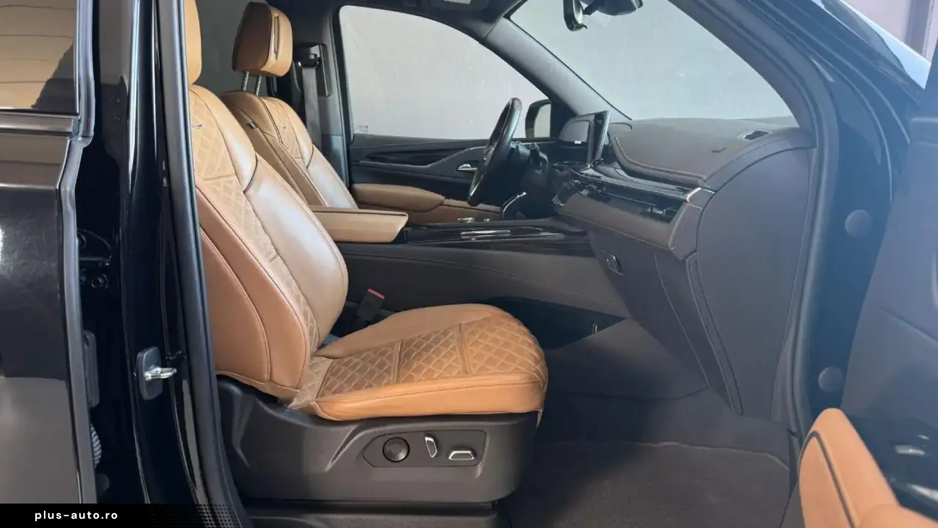 Cadillac Escalade 3.0 Diesel AWD   7 LOCURI   PANO   360
