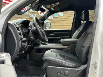 RAM 1500 Sport Crew Cab   5.7 HEMI V8   LPG   4x4