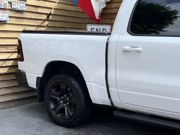 RAM 1500 Sport Crew Cab   5.7 HEMI V8   LPG   4x4