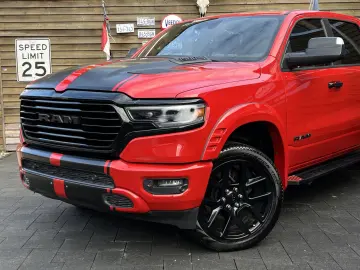 RAM 1500 Laramie Night Edition   5.7 HEMI eTorque
