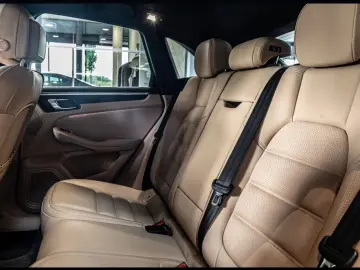 Porsche Macan GTS Air PASM SportChrono Full Leather Package