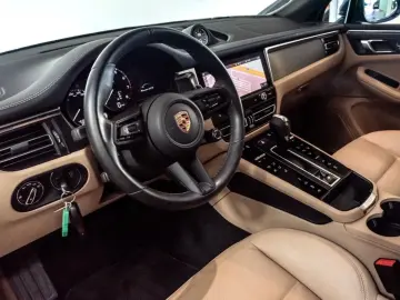 Porsche Macan GTS Air PASM SportChrono Full Leather Package
