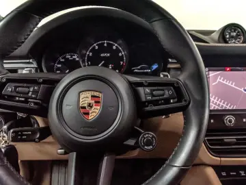 Porsche Macan GTS Air PASM SportChrono Full Leather Package