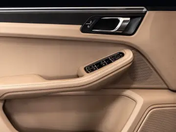 Porsche Macan GTS Air PASM SportChrono Full Leather Package
