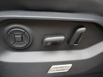 VW Touareg Elegance 4Motion 3.0 TDI Memory CAM ACC