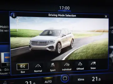VW Touareg Elegance 4Motion 3.0 TDI Memory CAM ACC