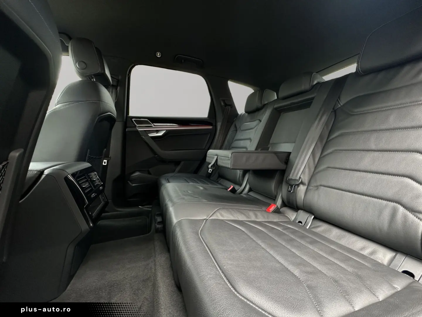 VW Touareg 3.0 TSI R-Line INNOVISION DYNAUDIO