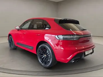 Porsche Macan GTS sports exhaust air suspension BOSE