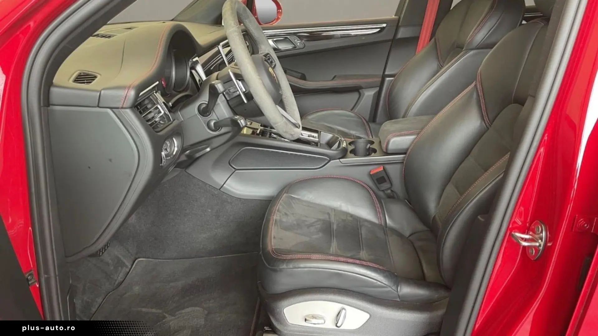 Porsche Macan GTS sports exhaust air suspension BOSE