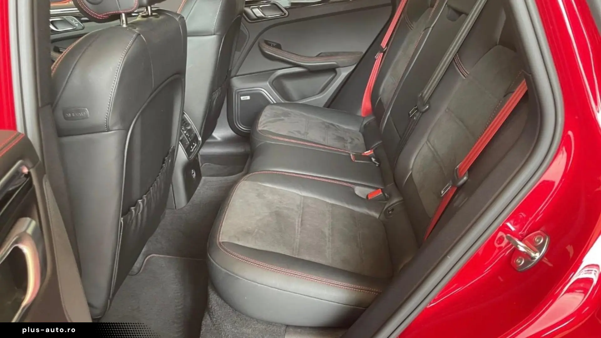 Porsche Macan GTS sports exhaust air suspension BOSE