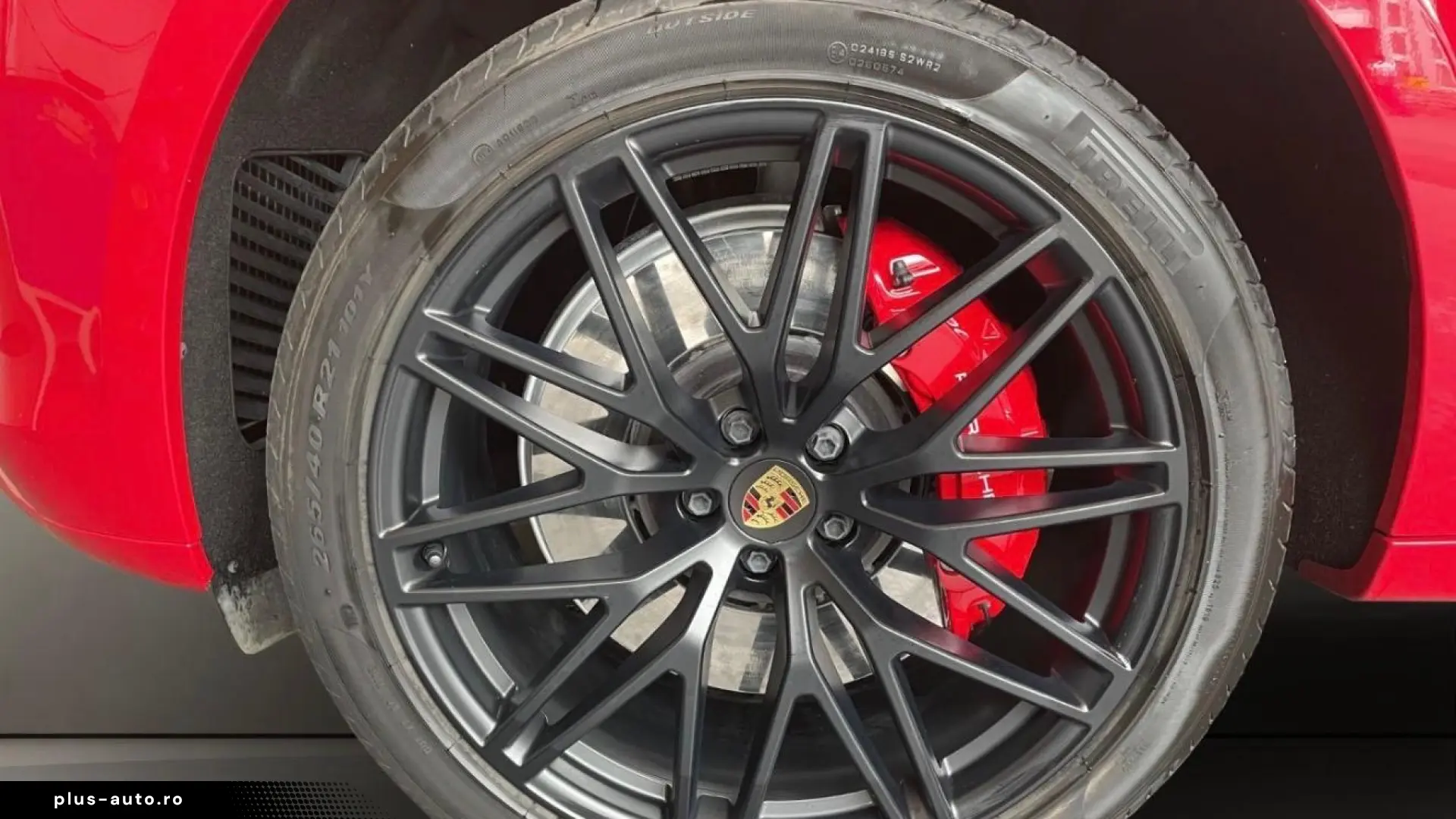Porsche Macan GTS sports exhaust air suspension BOSE