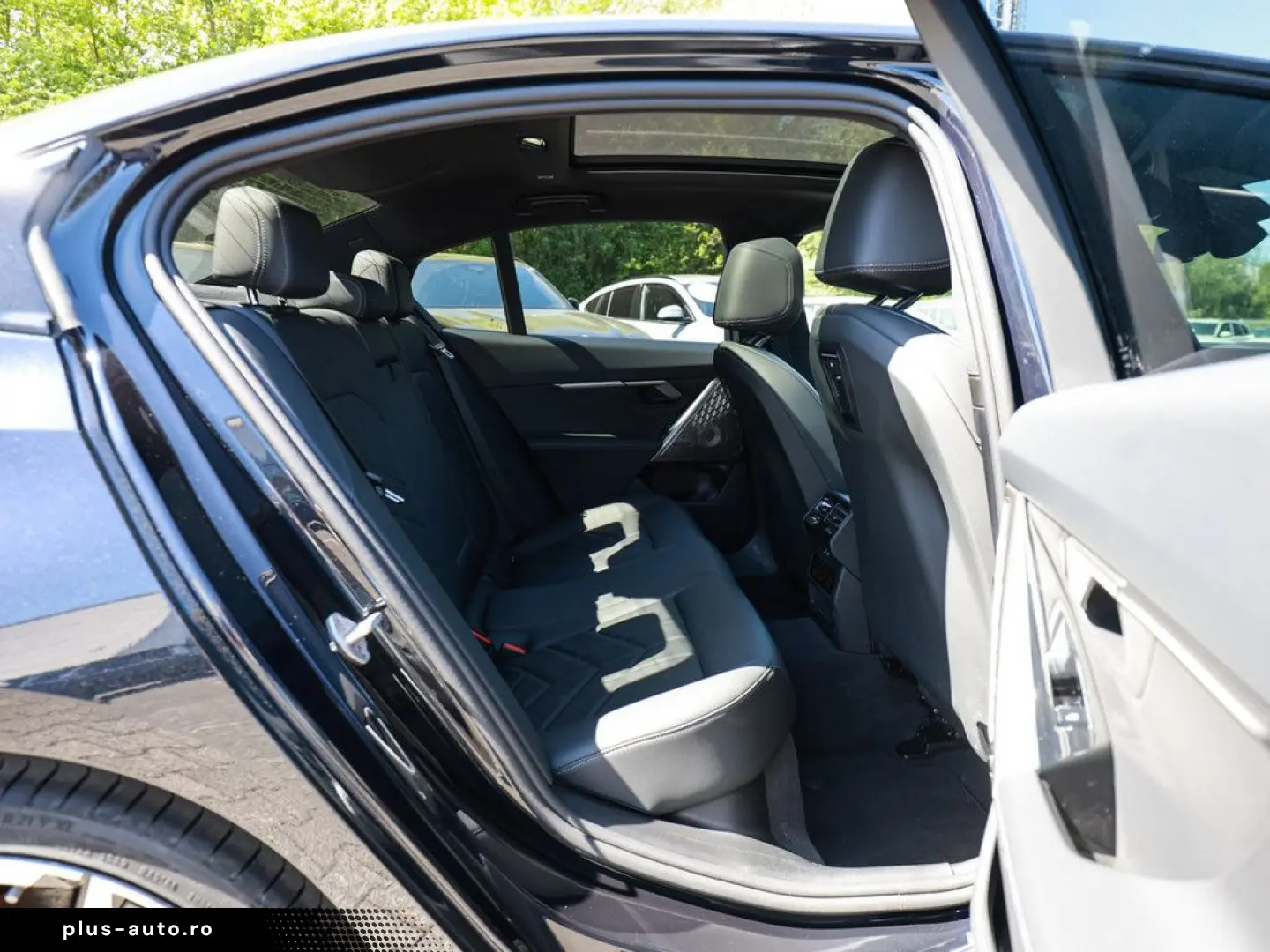 BMW 540d xDrive M-Sport PANO STANDHZ B&W HUD 360