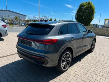 AUDI Q5 2.0 TDI quattro SLine Panorama Tech plus
