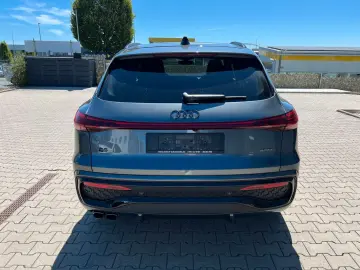 AUDI Q5 2.0 TDI quattro SLine Panorama Tech plus
