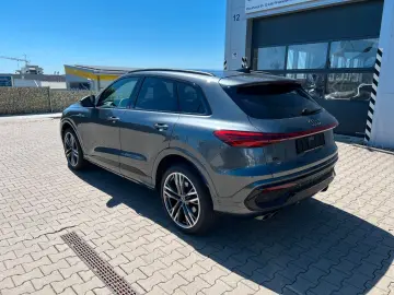 AUDI Q5 2.0 TDI quattro SLine Panorama Tech plus