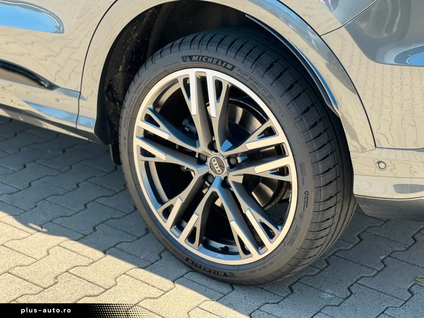 AUDI Q5 2.0 TDI quattro SLine Panorama Tech plus