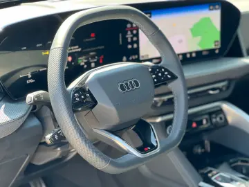 AUDI Q5 2.0 TDI quattro SLine Panorama Tech plus