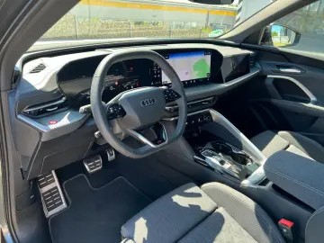 AUDI Q5 2.0 TDI quattro SLine Panorama Tech plus