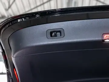 Mercedes-Benz GLC 300e 4Matic Avantgarde