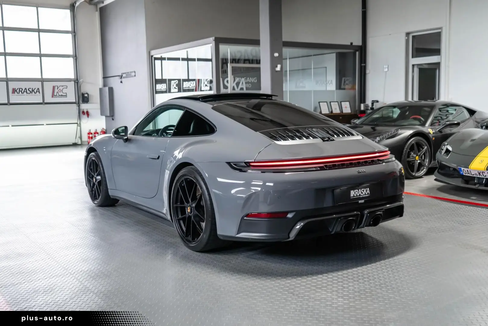 PORSCHE 992.2 Carrera 4 GTS  BOSE 360  PANO LIFT Carbon