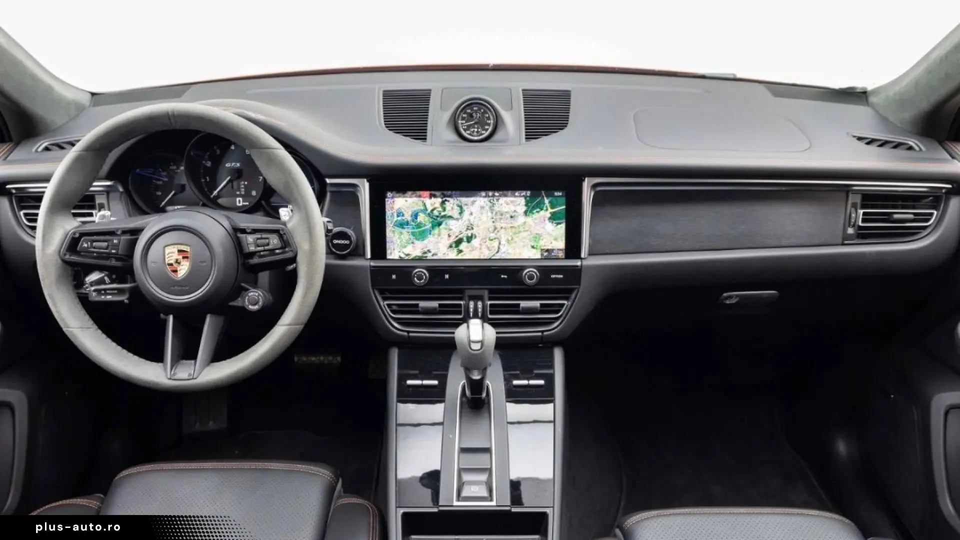 Porsche Macan GTS Air Pano 18-way SportChrono Surround