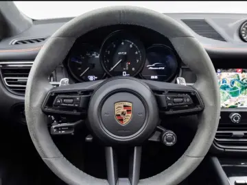 Porsche Macan GTS Air Pano 18-way SportChrono Surround